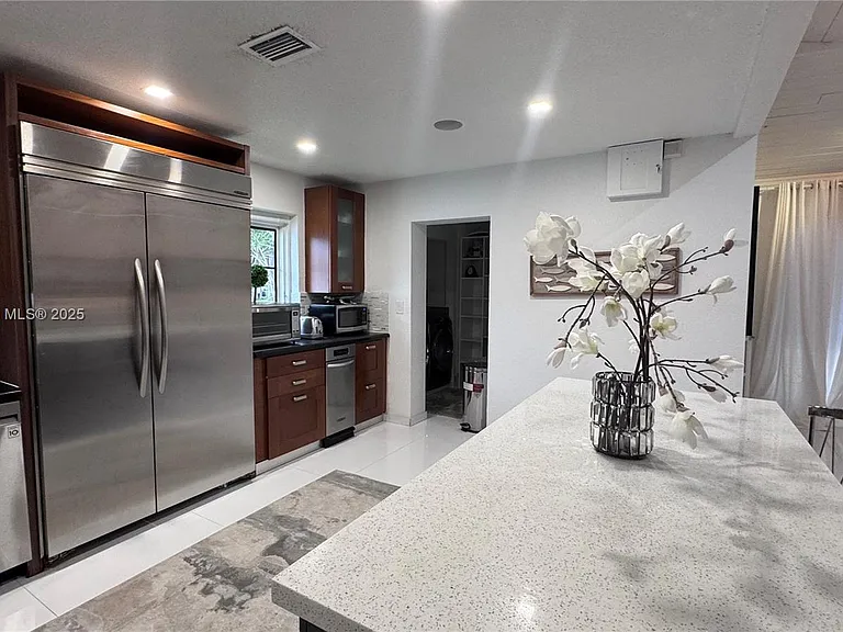 1332 Van Buren St — Photo 29