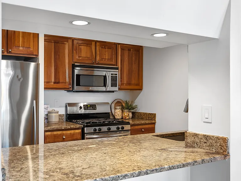 17 Bowdoin St #4AB — Photo 12