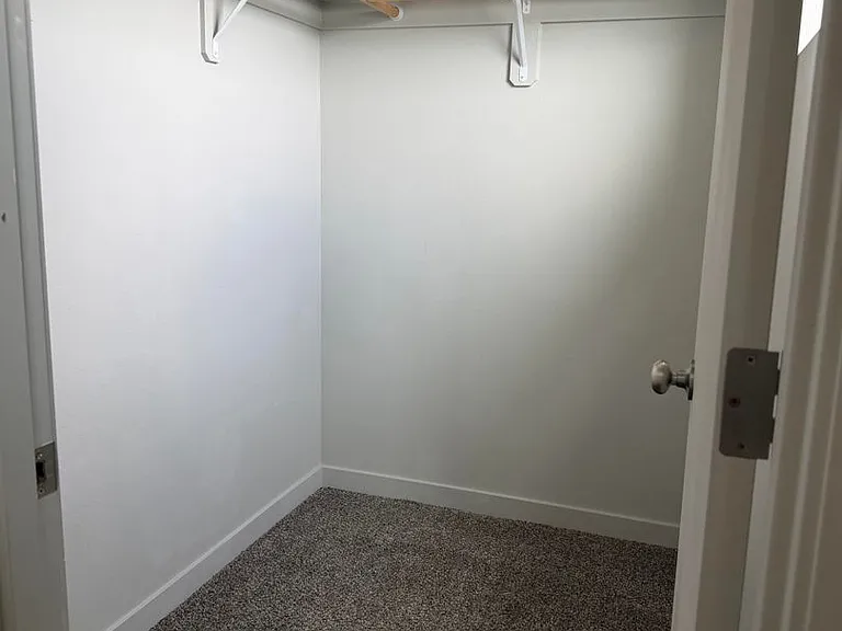 1039 NE Emerald Dr — Photo 17