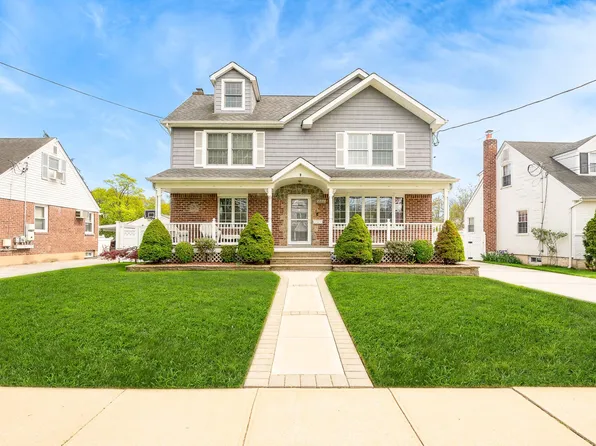3556 Taft Street, Wantagh, NY 11793