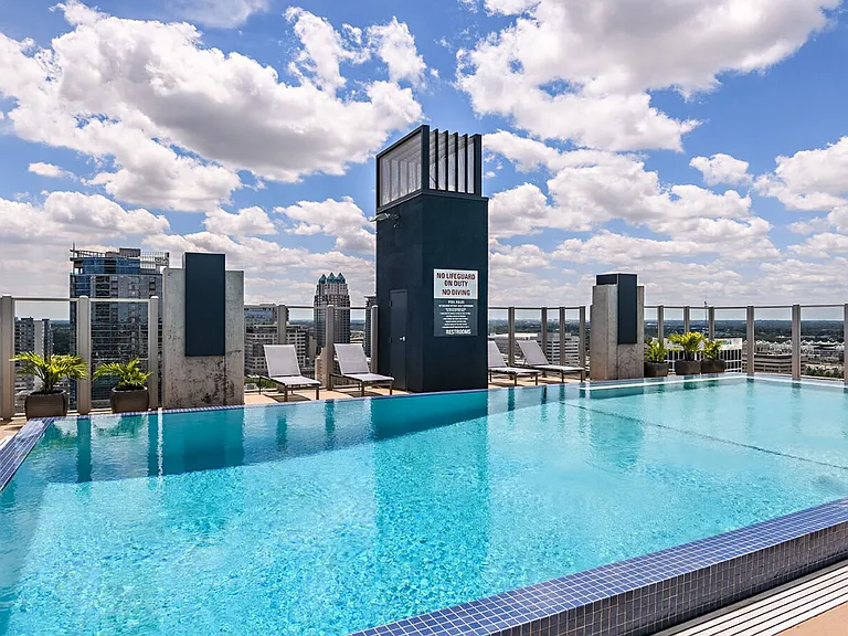 Skyhouse Orlando — Photo 8