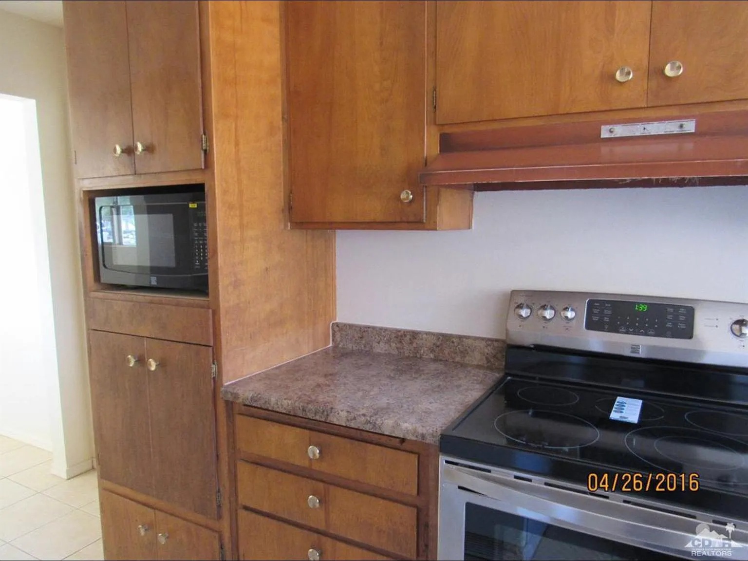 471 Coronado St — Photo 4