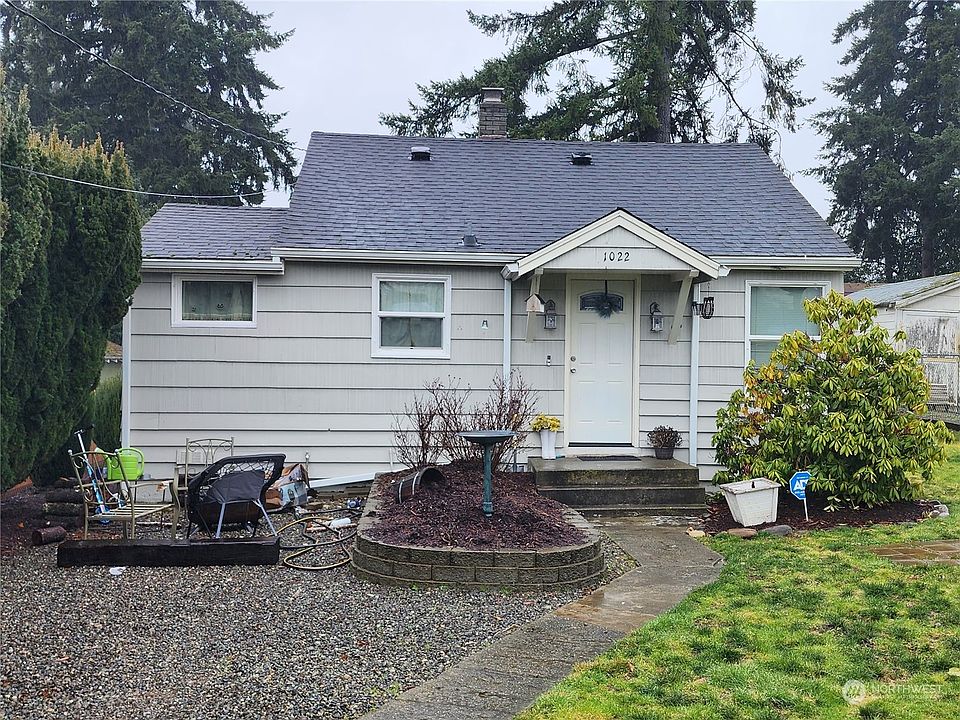 1st image of 1022 Sheridan Road