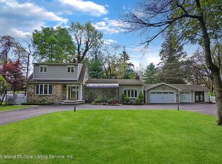 432 London Rd, Staten Island, NY 10306