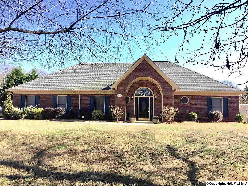 1st image of 103 Golden Oak Dr