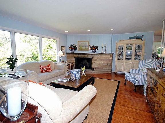 4th image of 3399 Landerwood Dr