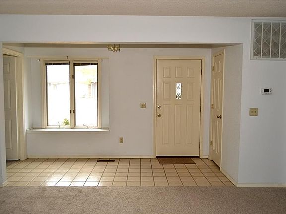 3rd image of 1 Dunedin Ln