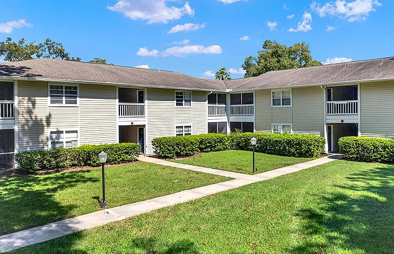 Paddock Place Apartment Homes — Photo 15