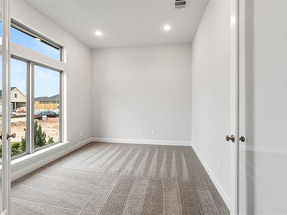 4th image of 6002 Painted Daisy Ln