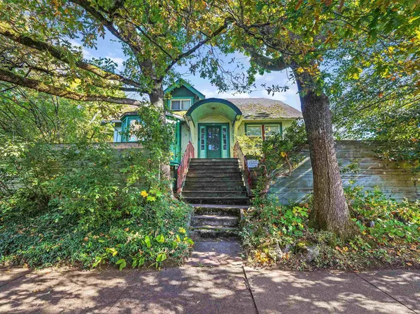 3500 Ash St, Vancouver, BC V5Z 3E7