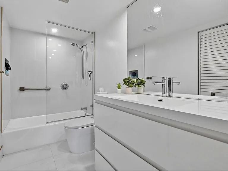 1170 N Federal Hwy #501 — Photo 35