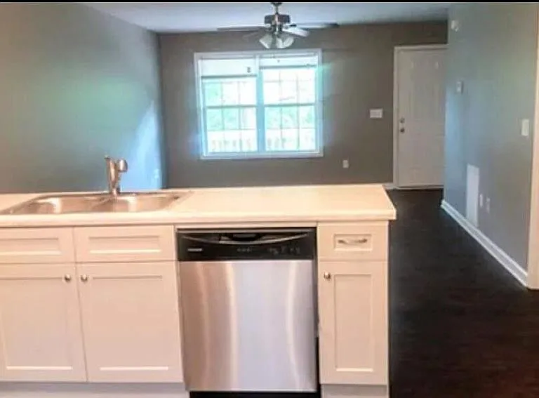 184 Strickland Ave — Photo 3