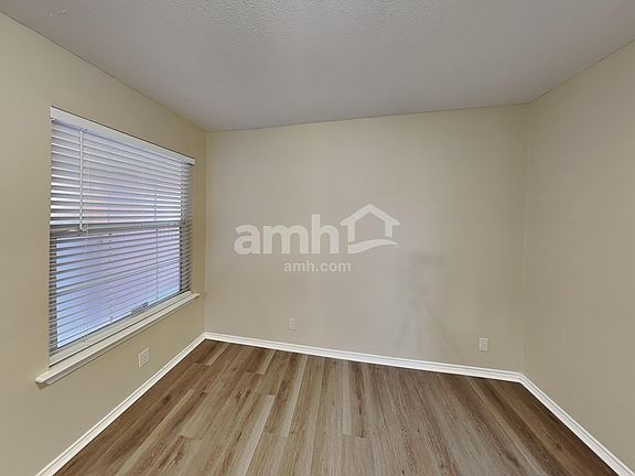 5th image of 15243 Kamary Ln