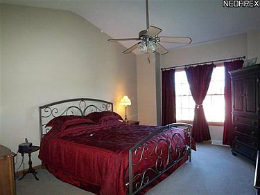 4th image of 582 Oakhurst Dr