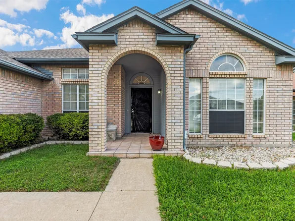 2315 Brisbane Dr, Arlington, TX 76018