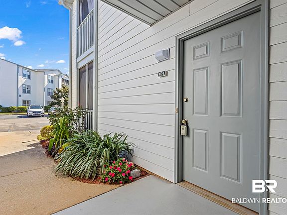 4th image of 2200 W 2nd St #102-C
