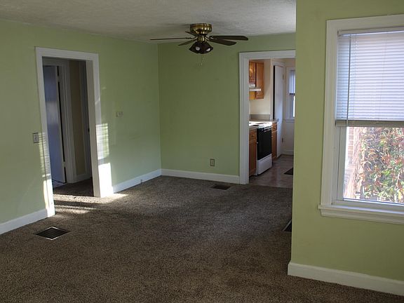 5th image of 3027 Dartmouth Ave