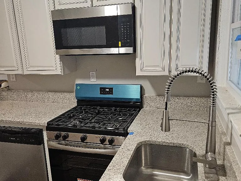 2644 W Lafayette Ave — Photo 61