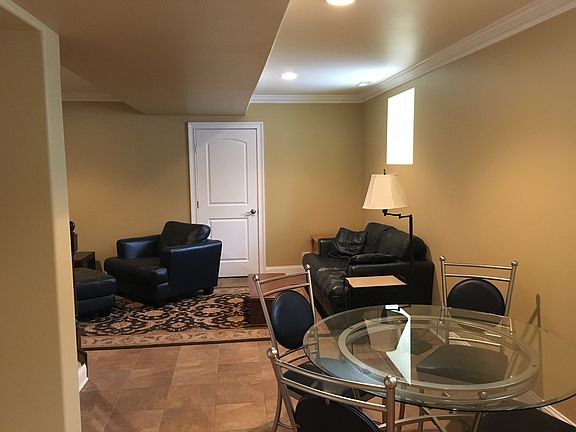 5th image of 2415 W Belle Plaine Ave #G