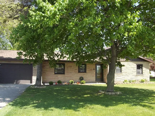 N8419 Lakeshore Dr, Fond Du Lac, WI 54937
