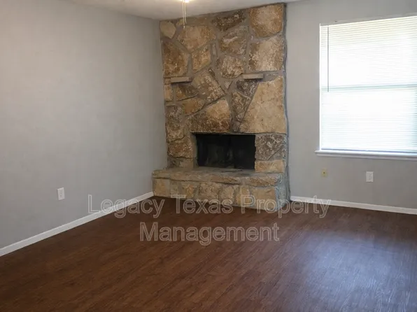 1409C Courtney Pl, Cleburne, TX 76033