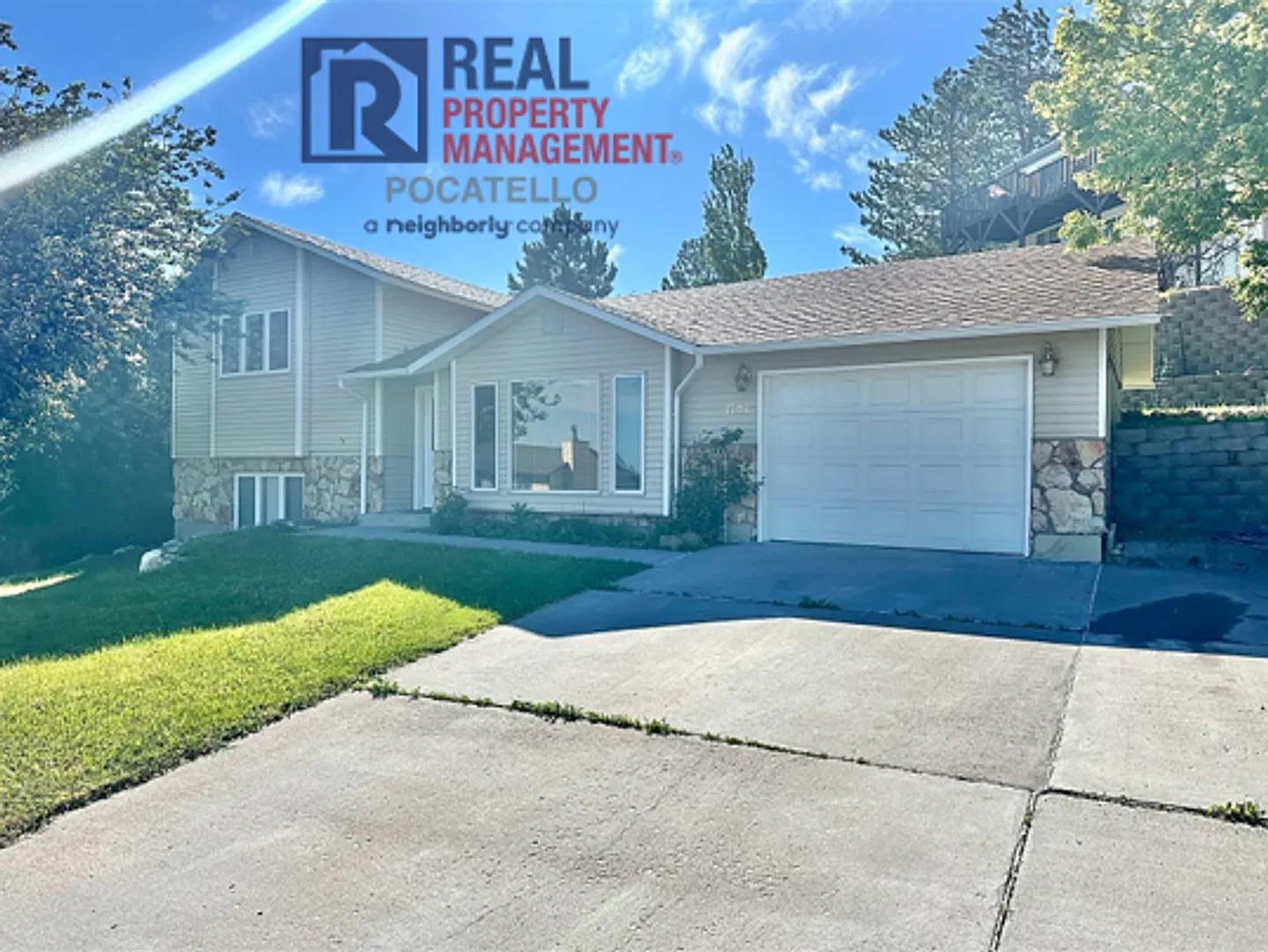 Beautiful 3 Bedroom 2 Bathroom Home - 1 Car Garage - Dog friendly — Photo 2