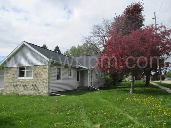 560 E Jackson St, Ripon, WI 54971