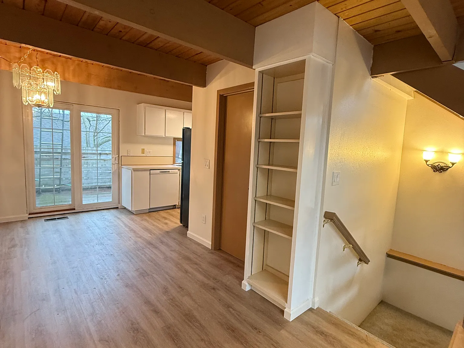 2 bed, 1.5 bath, 1045 sqft, $1,925 — Photo 4