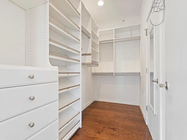227 W Thompson St #D — Photo 23
