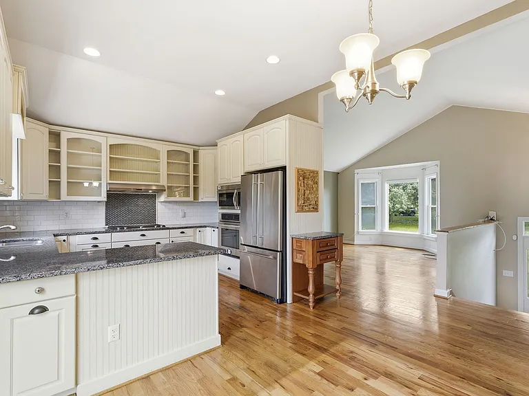 131 Stonedown Ln — Photo 12