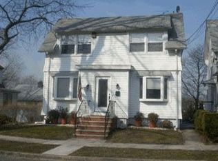 1010 157th St, Beechhurst, NY 11357