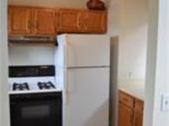 5th image of 27 Lexington Hill Unit 05