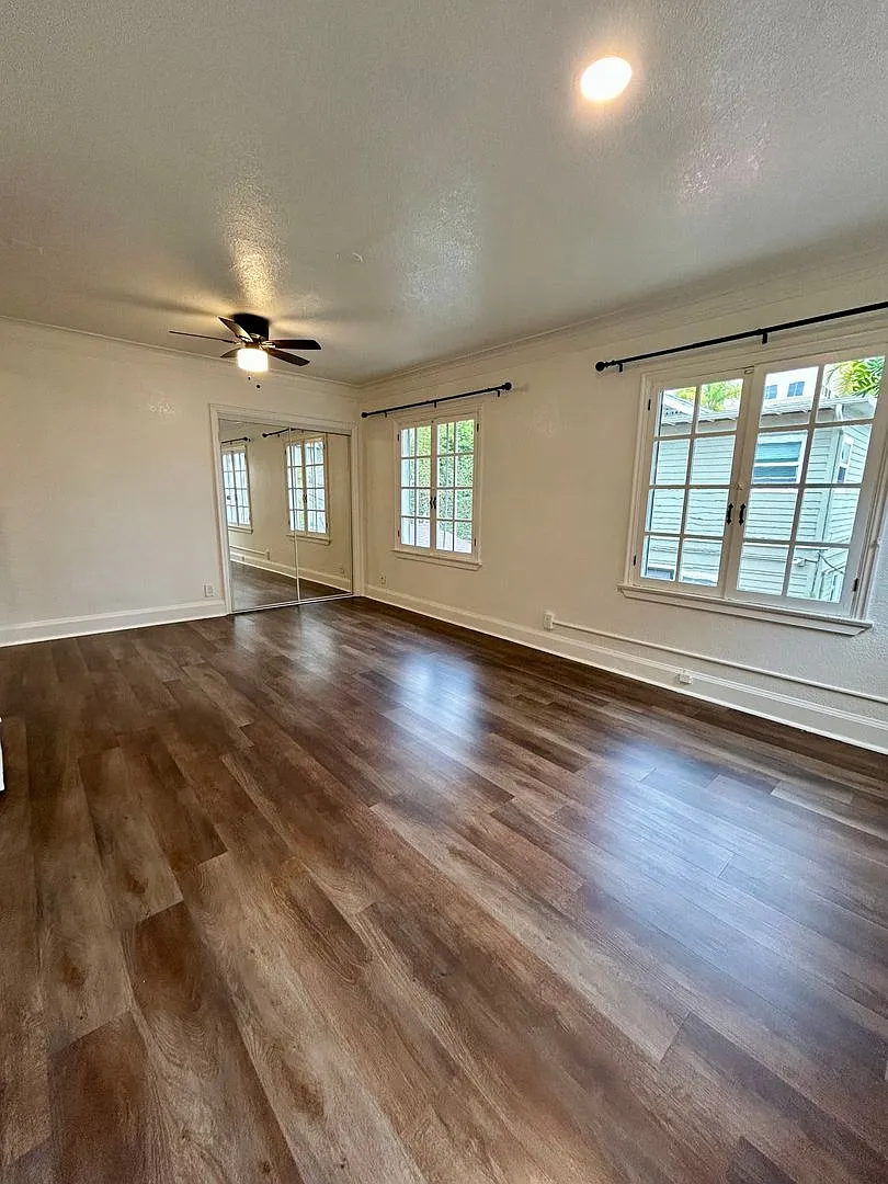 Hillcrest — Photo 1