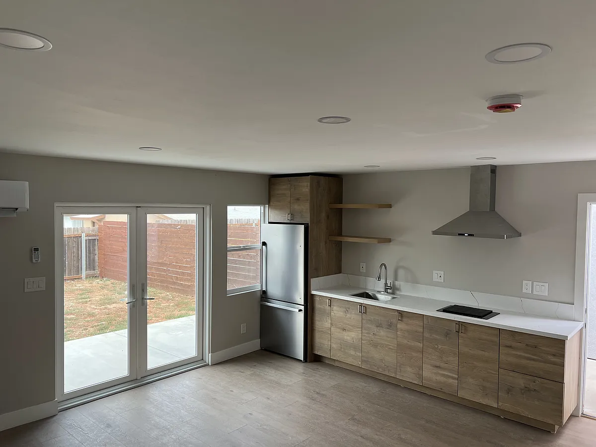 Building Photo - 1855 Naranja St #1