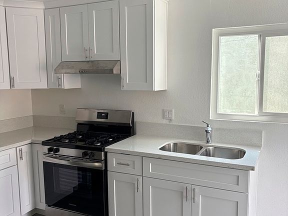 3rd image of 4307 Dozier St #1