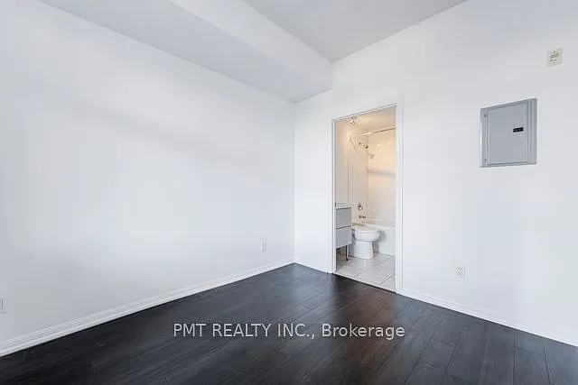 550 Front St W #427 — Photo 16