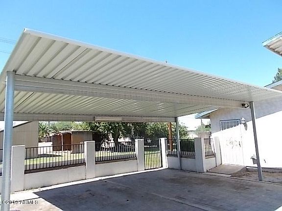 3rd image of 614 S El Dorado
