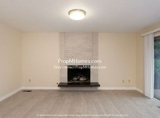 8285 SW Connemara Ter, Beaverton, OR 97008