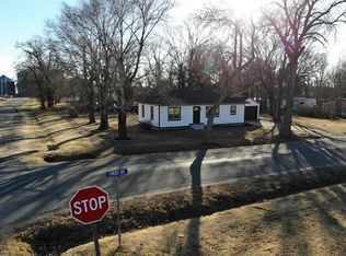 201 W 1st St, Tescott, KS 67484