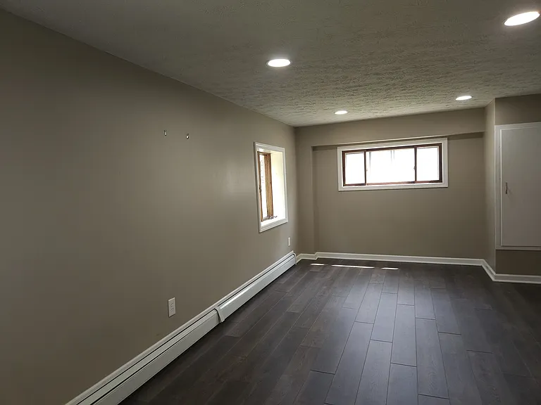 3251 Darrow Rd — Photo 10