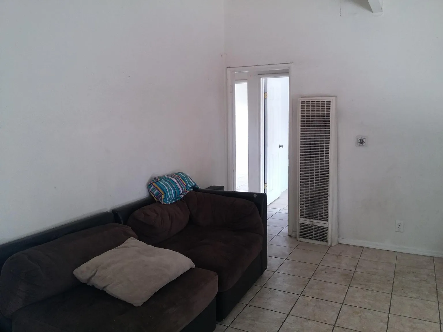 2 bed, 825 sqft, $1,800 — Photo 2