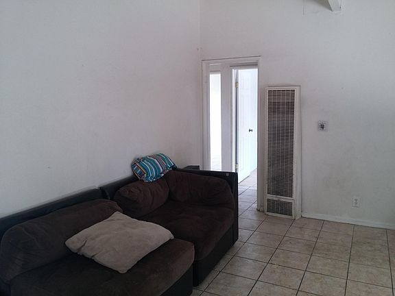 2nd image of 1258 N Sierra Way