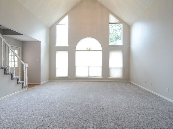 4th image of 7812 N Hills Blvd