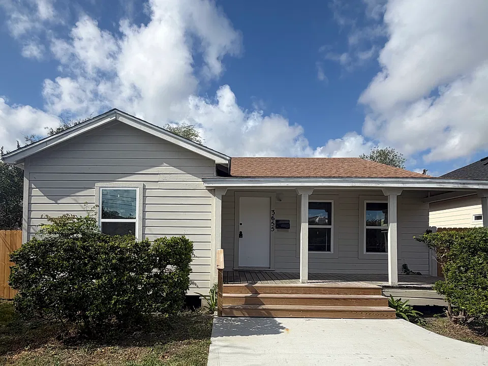 3655 Santa Fe St