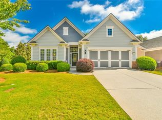 5907 Chimney Rock Dr, Hoschton, GA 30548