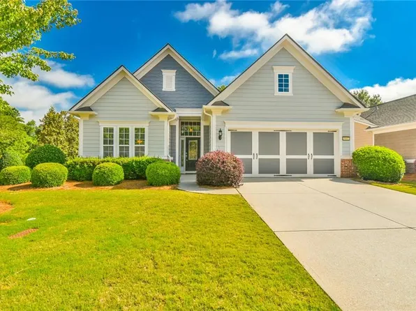 5907 Chimney Rock Dr, Hoschton, GA 30548