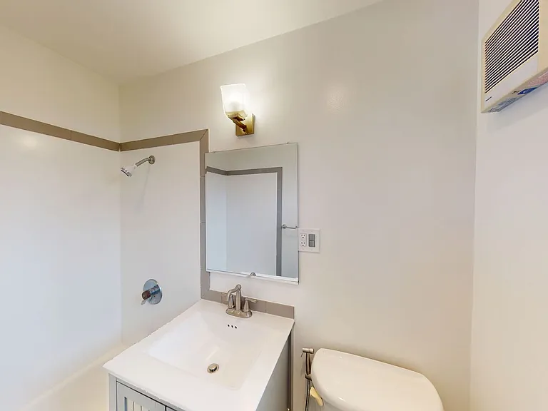 845 Macarthur Blvd — Photo 15