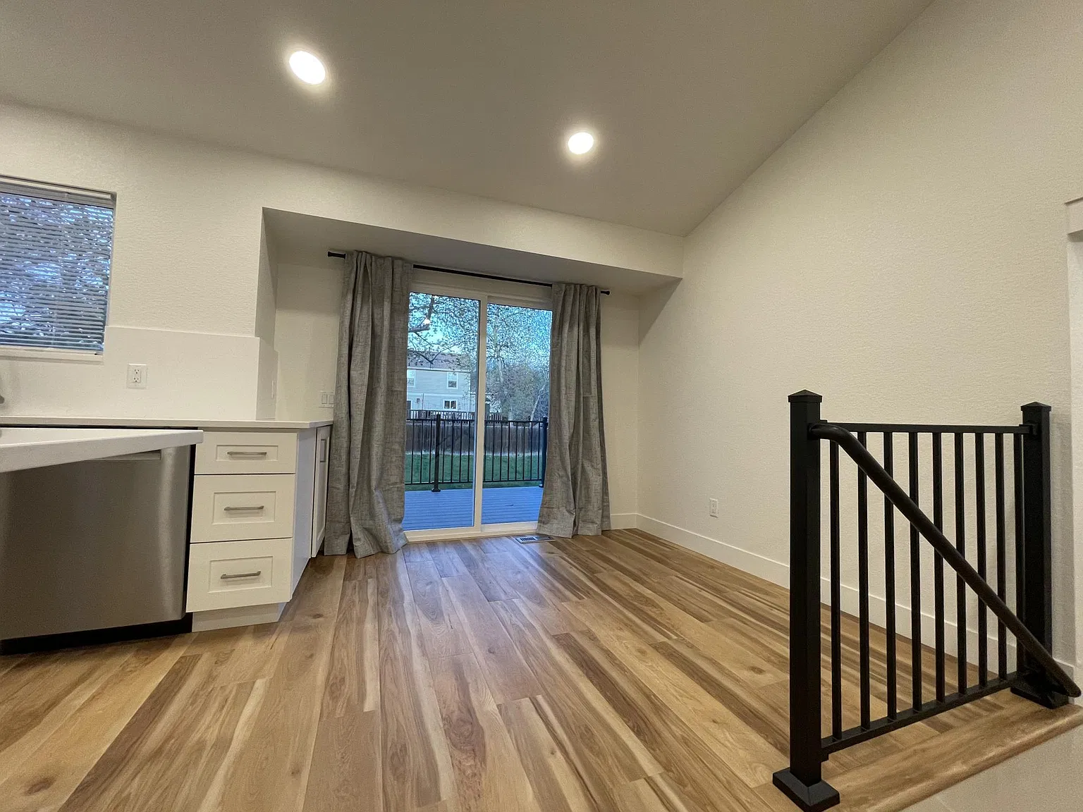 4 bed, 1562 sqft, $3,100 — Photo 3