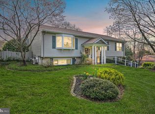 101 S Clover Ln, Harrisburg, PA 17112