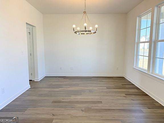 4th image of 99 Annie Ln
